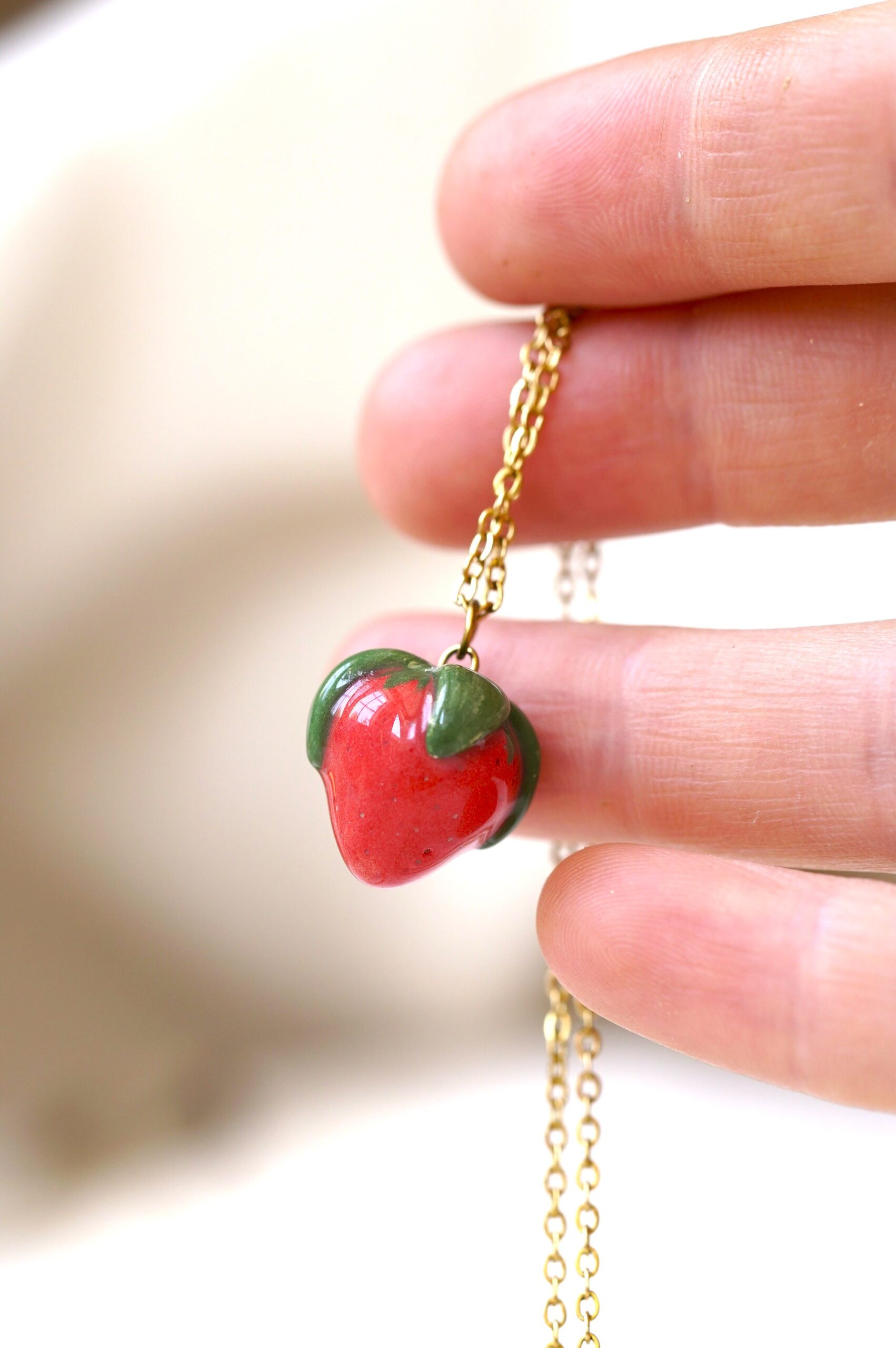 collier_fraise_ceramique