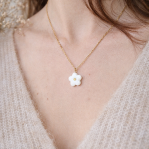 Collier Fleurs blanche