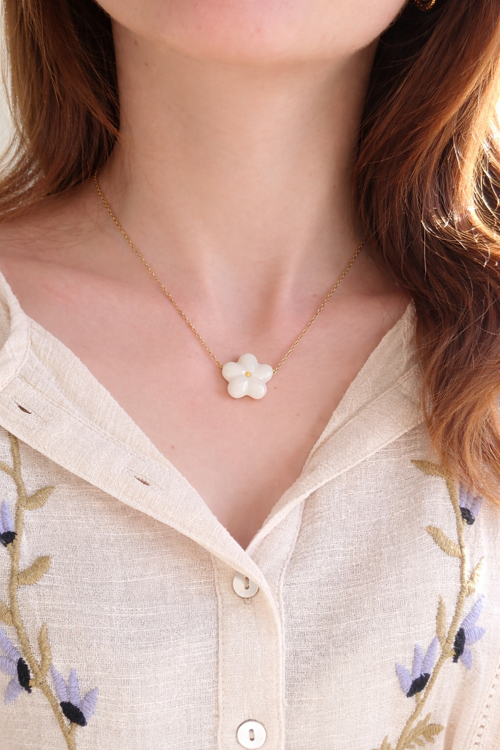 Collier délicat en perle de nacre